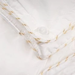 Heckett & Lane Couette double 4 saisons Gold - Fibres creuses - Blanc - 140 x 220 cm -France Couvertures Soldes Boutique 1000255678 210330 15493400097 DETAILS P000000001000255678