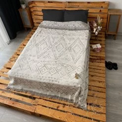 Twentyfour Plaid Ewi - Tissu mélangé - Gris / Blanc - 180 x 220 cm -France Couvertures Soldes Boutique 1000307727 211110 08321300453 MOOD DETAILS P000000001000307727 mood