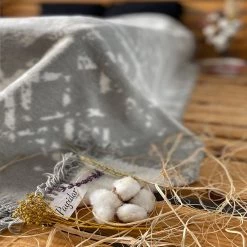 Twentyfour Plaid Ewi - Tissu mélangé - Gris / Blanc - 180 x 220 cm -France Couvertures Soldes Boutique 1000307727 211110 08321300464 DETAILS P000000001000307727