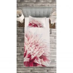 Twentyfour Couvre-lit Close Up - Polyester - Blanc / Rubis - 170 x 220 cm -France Couvertures Soldes Boutique 1000326935 220121 1232390021 MOOD DETAILS P000000001000326935 mood