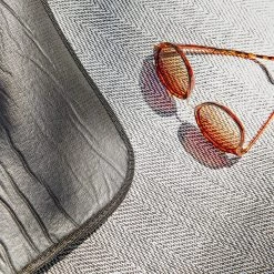 Butlers Nappe pique-nique WANDERLUST - Polyacrylique / Polyester - Noir -France Couvertures Soldes Boutique 1000343696 220401 021 MOOD DETAILS P000000001000343696 mood