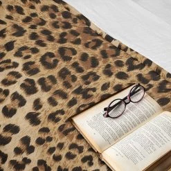 Twentyfour Plaid Léopard - Polyester - Marron clair / Noir - 175 x 230 cm -France Couvertures Soldes Boutique 1000358733 220621 022 MOOD DETAILS P000000001000358733 mood