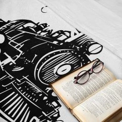 Twentyfour Plaid Train - Polyester - Gris charbon / Blanc - 175 x 230 cm 11 Twentyfour Plaid Train - Polyester - Gris charbon / Blanc - 175 x 230 cm -France Couvertures Soldes Boutique 1000358747 220621 022 MOOD DETAILS P000000001000358747 mood