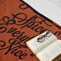 Twentyfour Plaid Potiron - Polyester - Cannelle / Châtaigne - 125 x 175 cm -France Couvertures Soldes Boutique 1000358765 220621 022 MOOD DETAILS P000000001000358765 mood