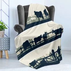 Twentyfour Plaid Pâture - Polyester - Bleu pétrole / Crème - 175 x 230 cm -France Couvertures Soldes Boutique 1000358776 220621 021 MOOD DETAILS P000000001000358776 mood