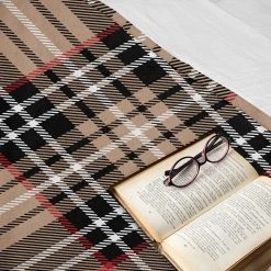 Twentyfour Plaid Tartan I - Polyester - Marron clair / Blanc - 125 x 175 cm -France Couvertures Soldes Boutique 1000358825 220621 022 MOOD DETAILS P000000001000358825 mood